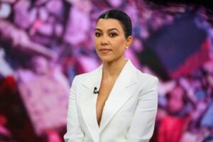 Kourtney Kardashian Net Worth 2020, Bio, Career, Family