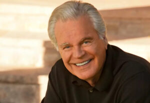 Robert Wagner Net Worth 2021 – How Much is the Actor Worth?